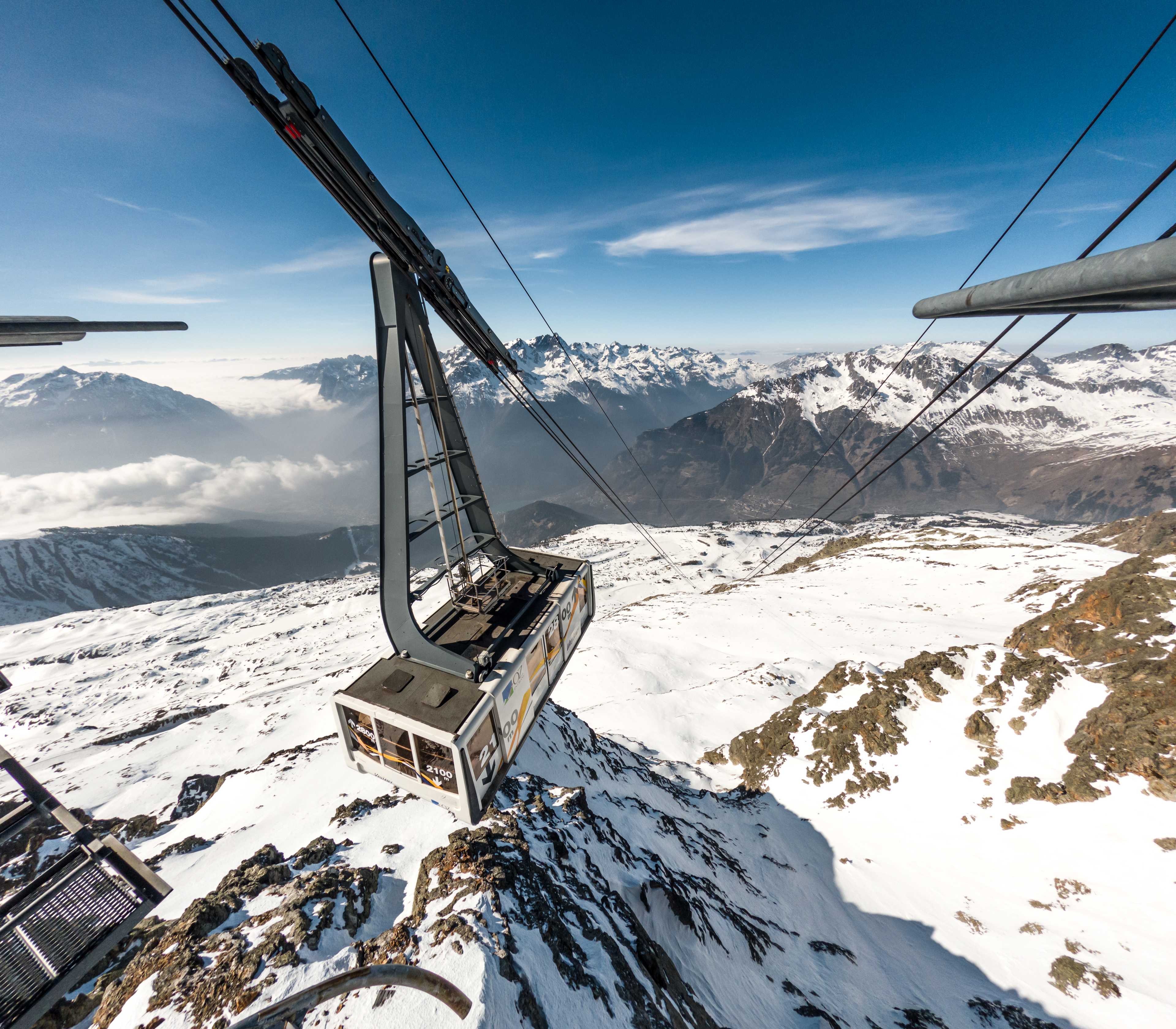 Alpette-Dôme des Rousses aerial tramway, Vaujany, Alpe d'Huez