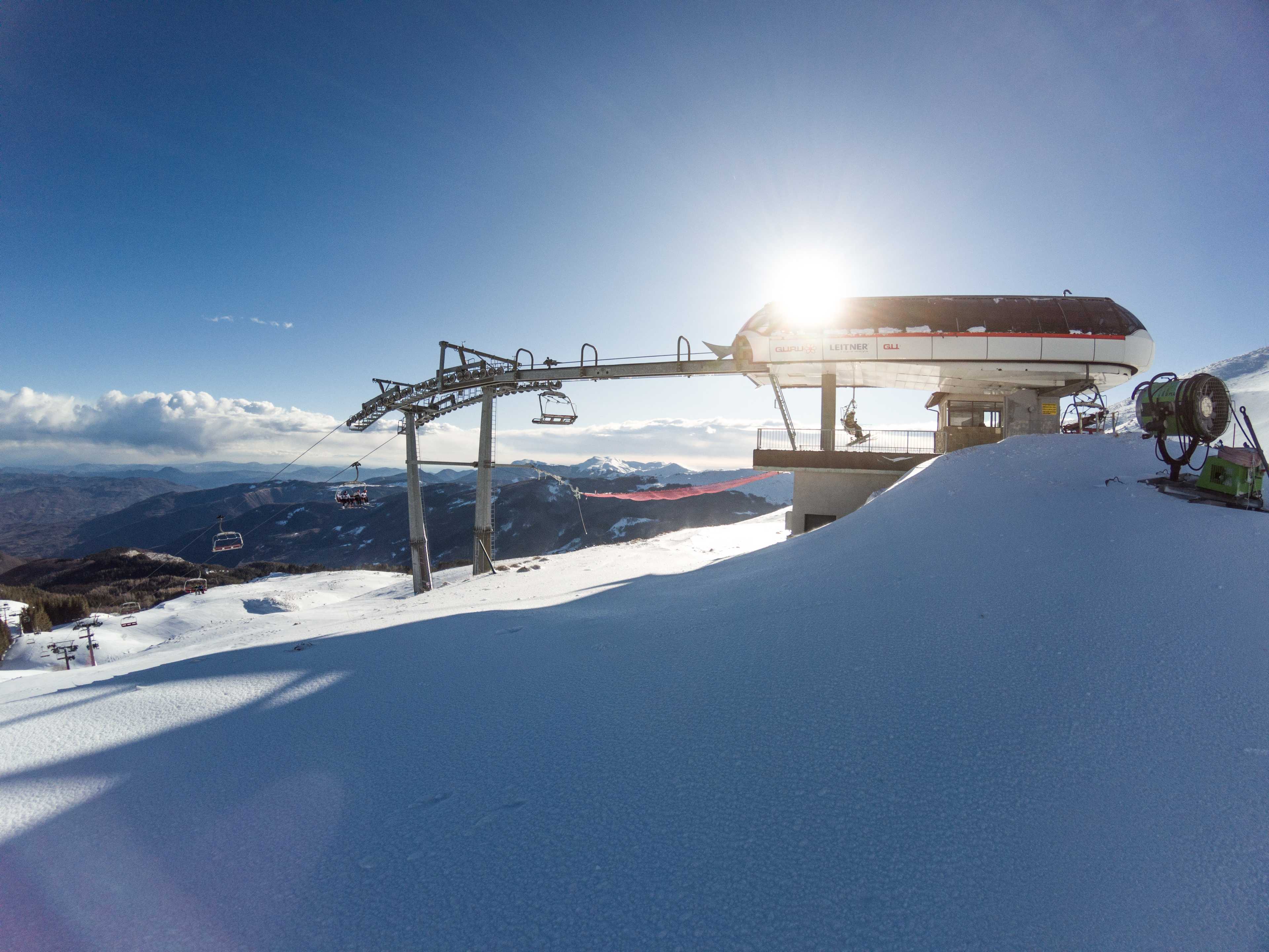 Mountain station of Cimoncino I sixpack chairlift, Monte Cimone