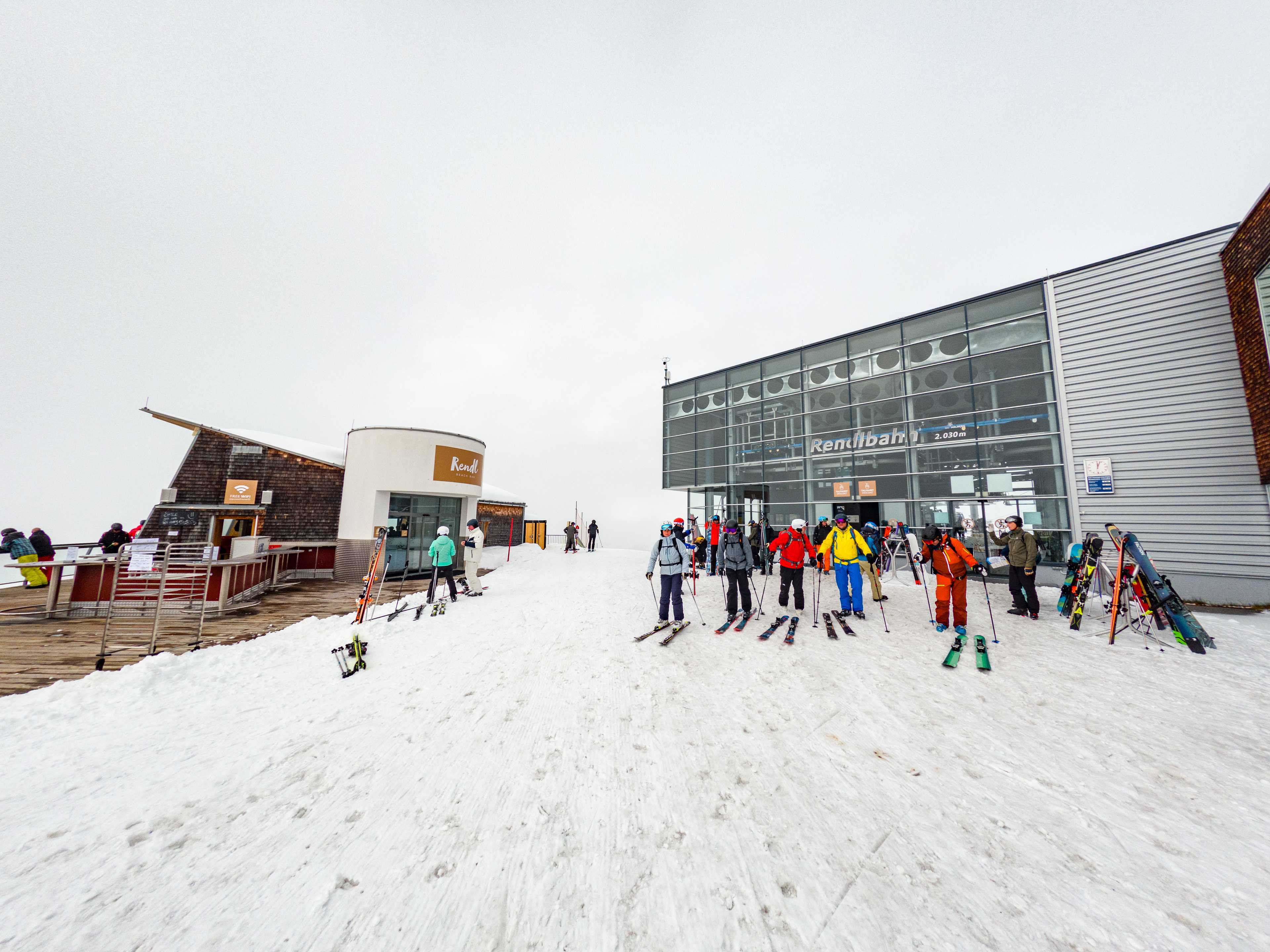 Główny punkt południowej części St. Anton - górna stacja Rendlbahn (2030 m n.p.m.)