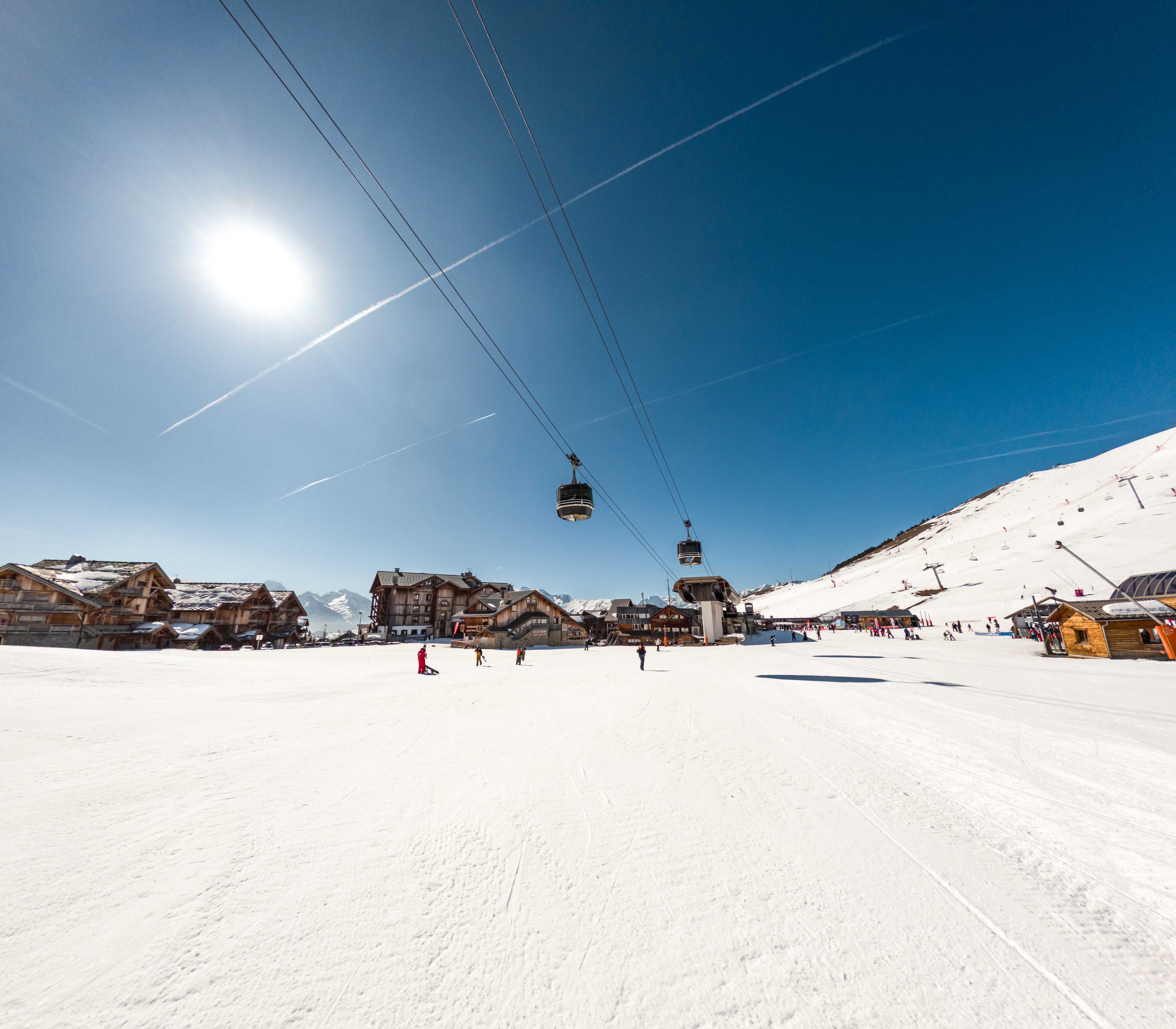 DMC: one of the core cable cars in Alpe d'Huez